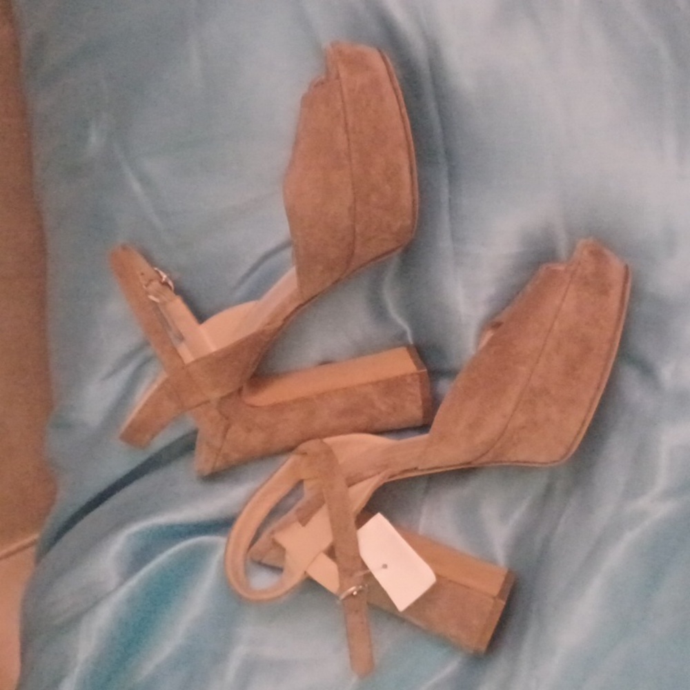 Kenneth Cole Taupe leather platform  shoes sandals ankle strap 10M.